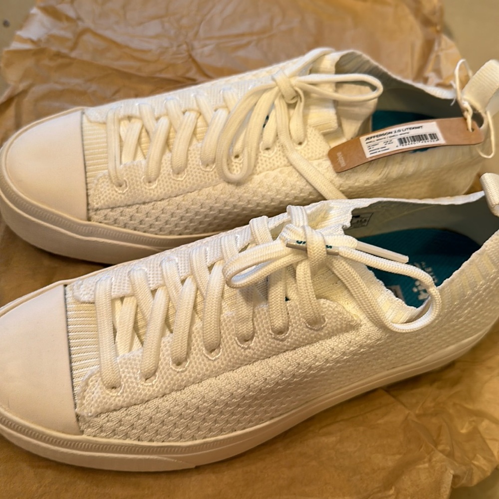 Shell White Native Jefferson 2.0